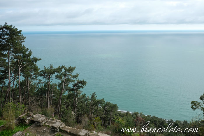 Вид на Гагрскую бухту
