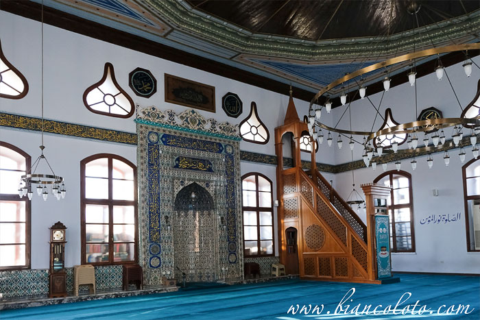 Историческая мечеть Орхана Гази. Адапазары. Сакарья