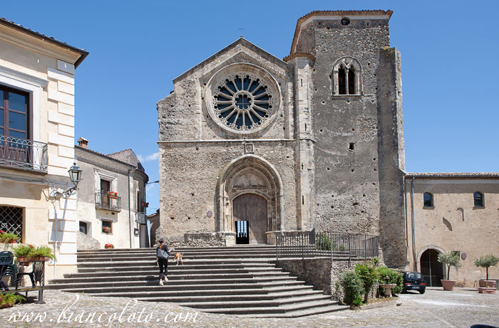 Альтомонте