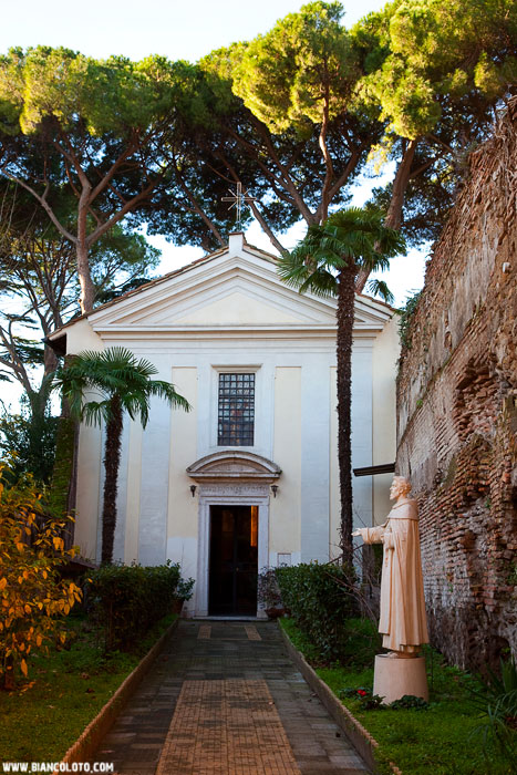 церковь Сан-Томмазо ин Формис, Целий