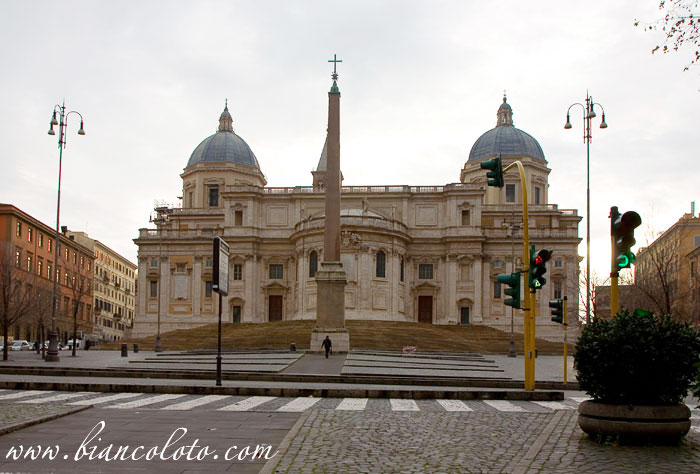 Обелиск Эсквилин на площади Санта-Мария-Маджоре
