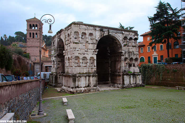 Арка Януса, Рим, Италия