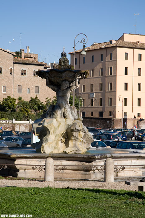 Фонтан тритонов