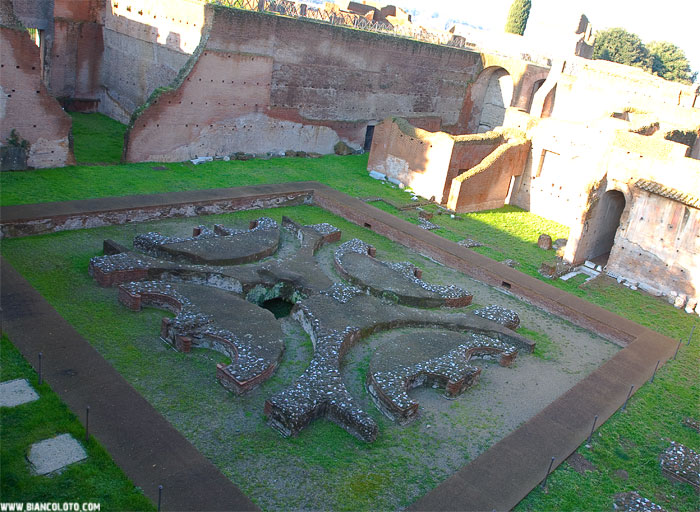 Домус Августа, дворик