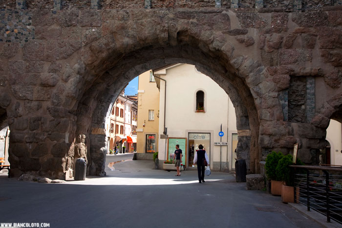 Преторианские ворота. Аоста