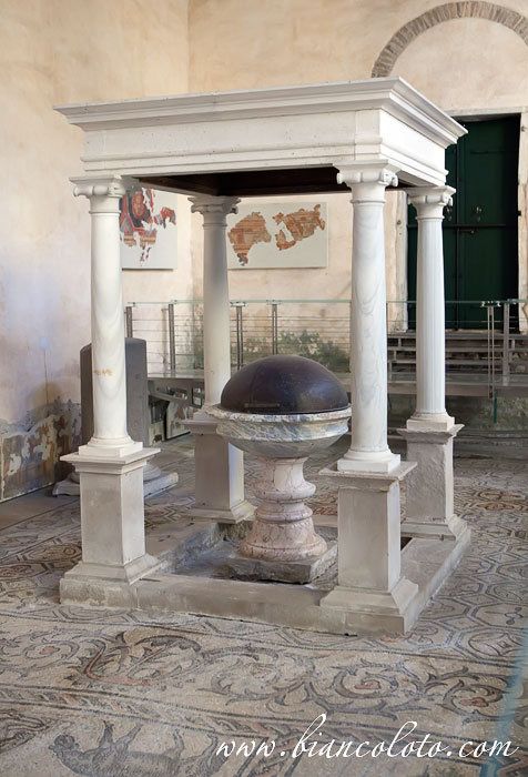 Базилика (интерьер). Аквилея (Aquileia)