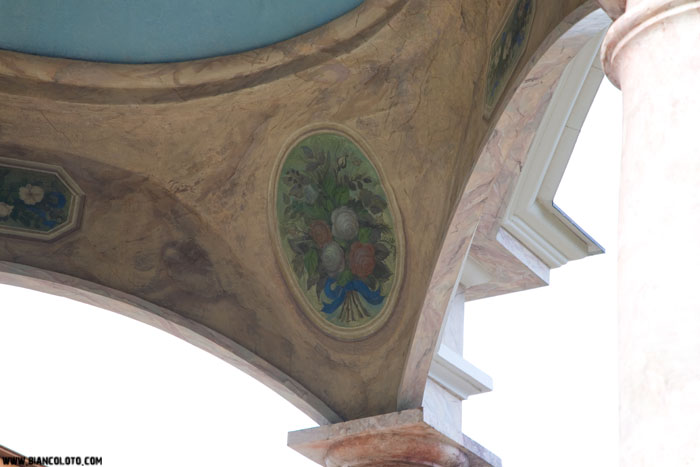 Архангельское, Розовая беседка