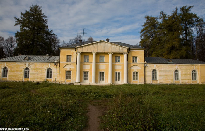 Архангельское, Дворец Каприз