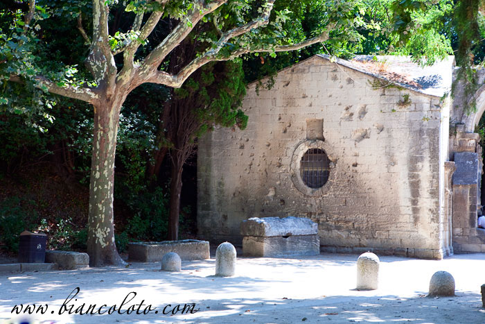 Некрополи Алискамп. Арль