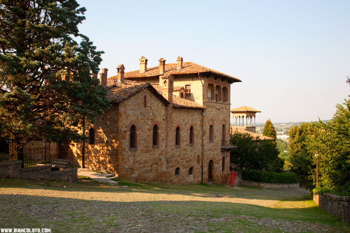 Замок Аркуато