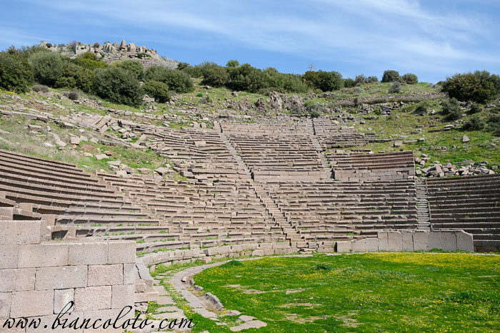 Театр. Ассос