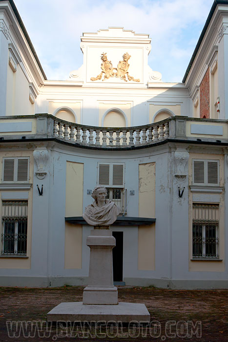 Палаццо Витторио Альфьери. Асти