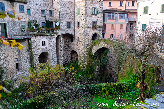 Баньоне (Bagnone)