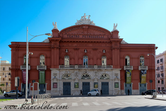 Театр Петруццелли  