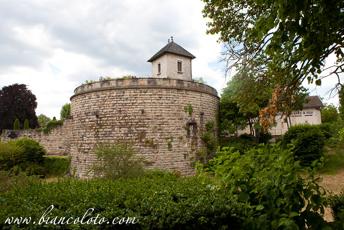 Городская стена Бона