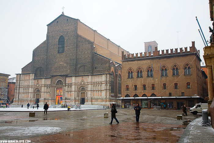 Болонья, Церковь Сан-Петронио