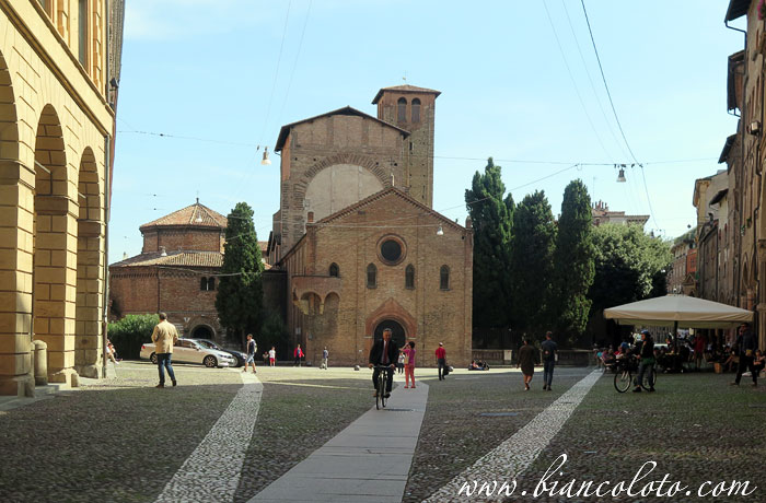 Болонья, Базилика Санто-Стефано
