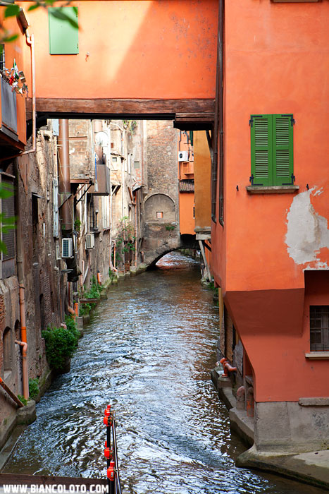 Канал. Болонья