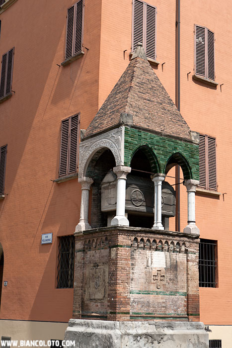 Болонья,базилика Сан-Доменико 