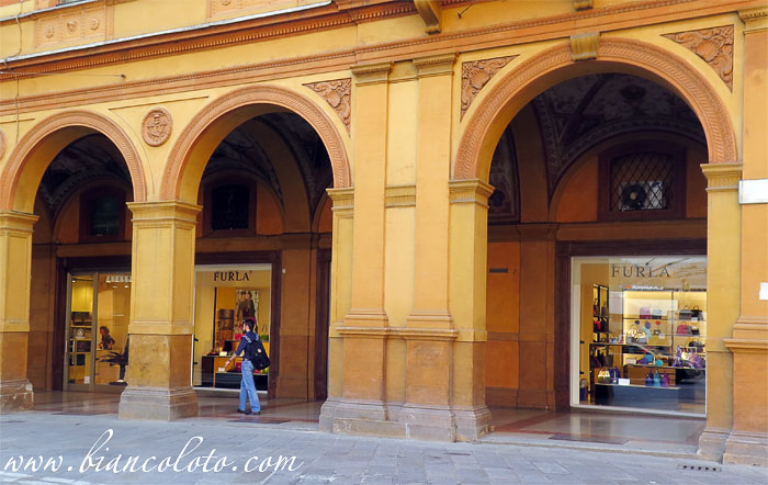 Шопинг в Болонье