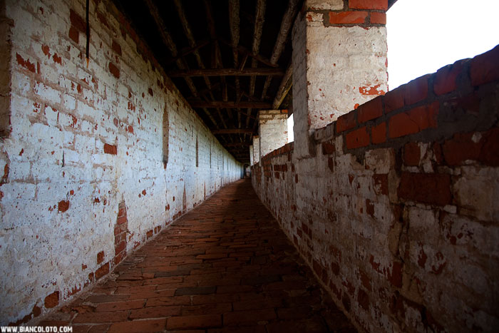 Борисоглебский монастырь, крепостные стены