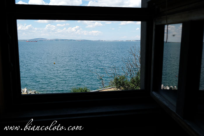 Вид из окна на острове Святой Анастасии 