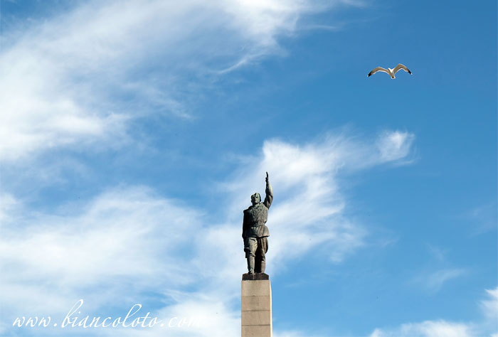 Памятник Алеше