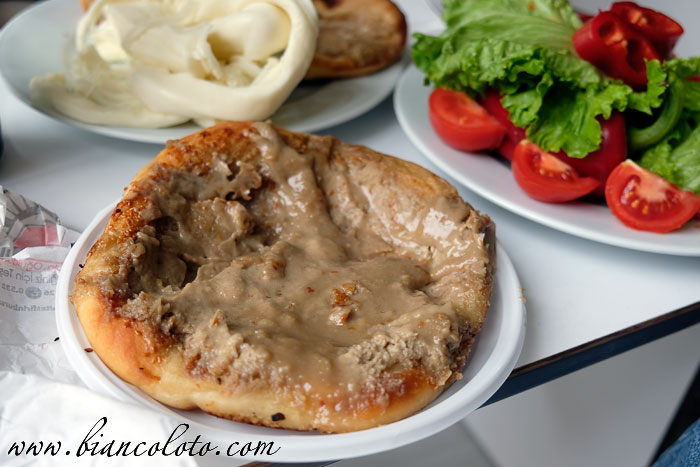 Лепешка с тахини