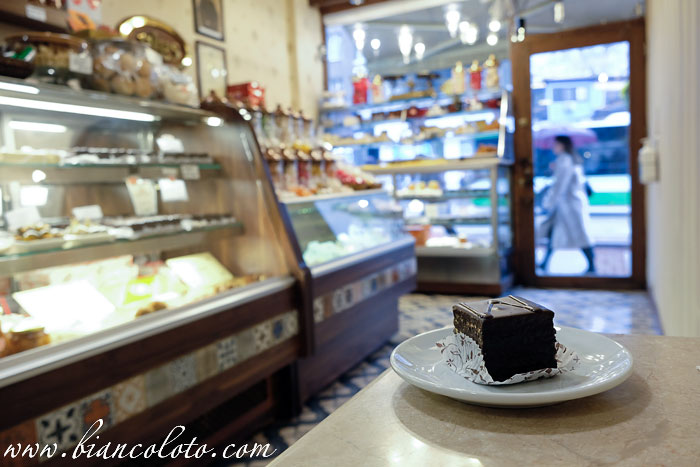 Кондитерская Ulus Pastanesi