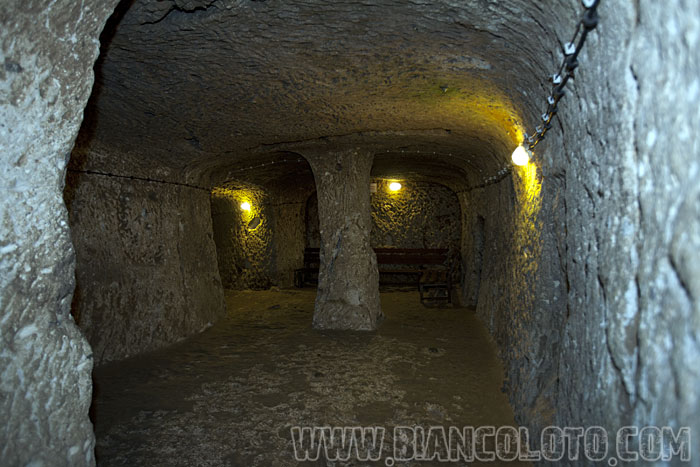 Подземный город Деринкую. Каппадокия. Турция.