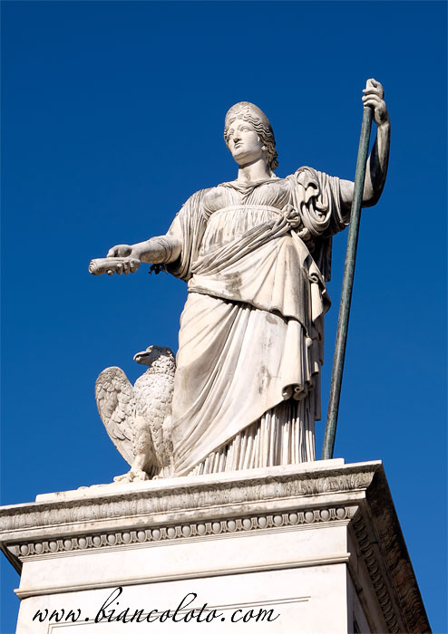 Статуя Беатриче Д'Эсте. piazza Alberica 