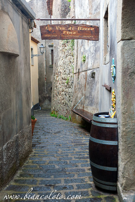 Улица Бахуса. Кастильоне ди Сичилия