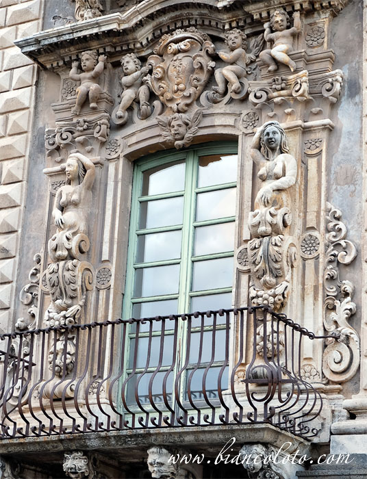 Декоративные элементы