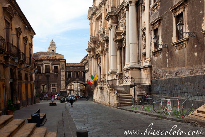 Via Crociferi. Катания