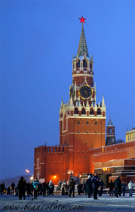 Спасская башня московского Кремля