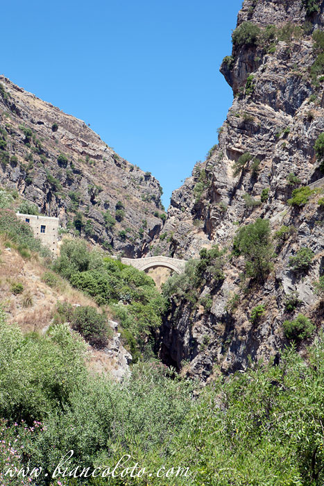 Мост Дьявола в Чивите