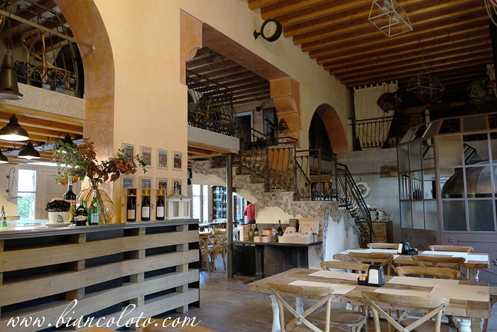 Кафе в бывшем клубе рабочих