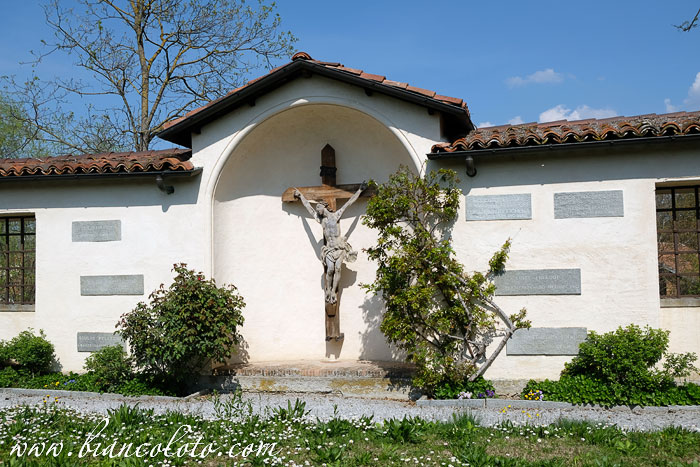 Могила Эинауди