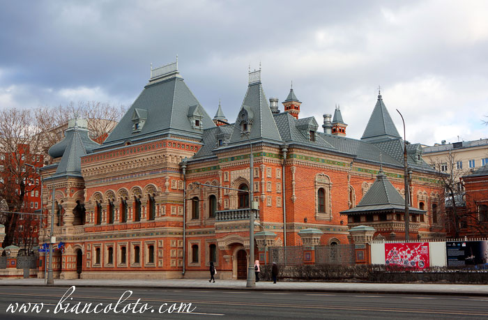 Резиденция французского посла в Москве -  дом купца Игумнова