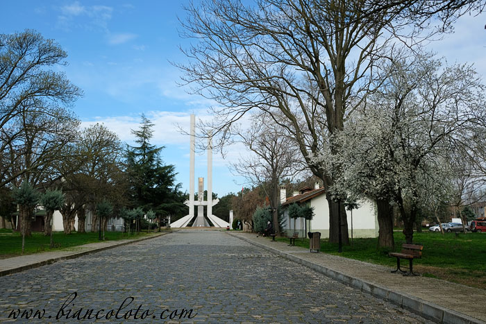 Лозаннский памятник и музей. Караагач. Эдирне