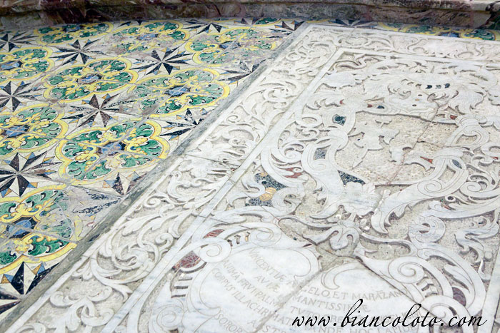 Живописный пол в церкви