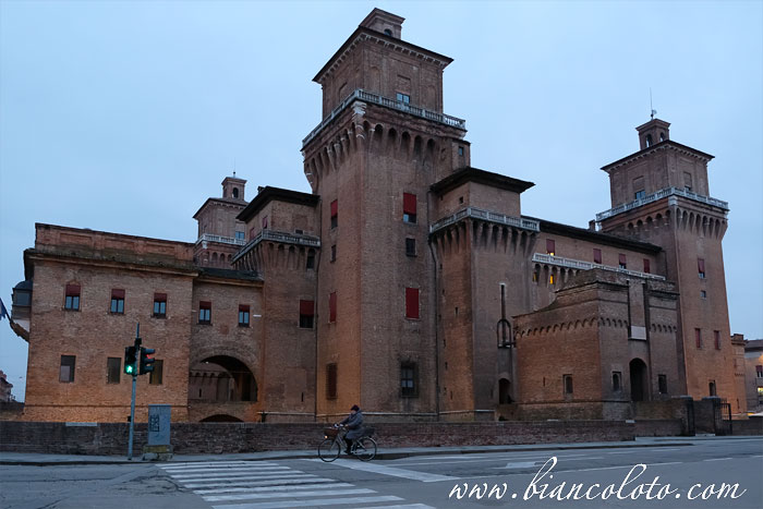 Замок Эсте в Ферраре