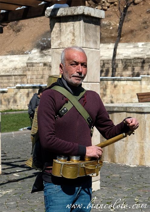 Продавец лакричного щербета