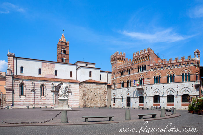 Площадь Данте. Гроссето. Тоскана. Италия