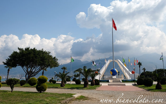 Набережная в Искендеруне