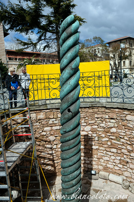 Змеиная колонна 