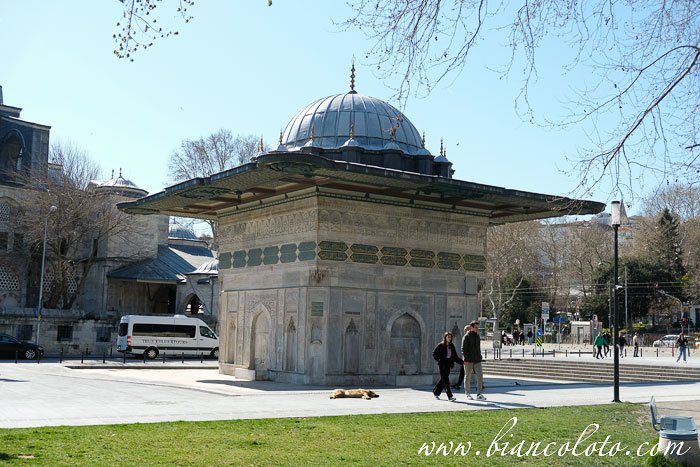 Фонтан Топхане  