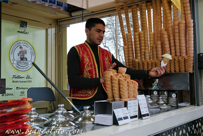 Турецкое мороженое (дондурма)