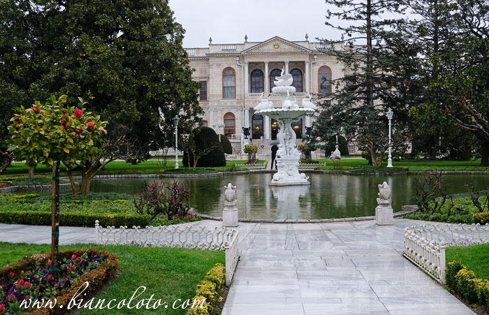 Дворец Долмабахче