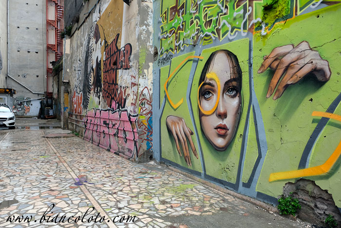 Граффити в Каракёй